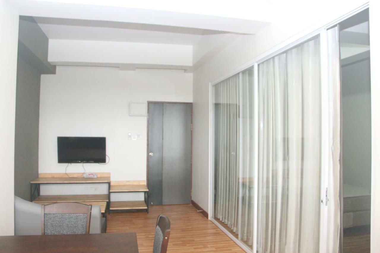 Hotel Myanandar & Yangon
