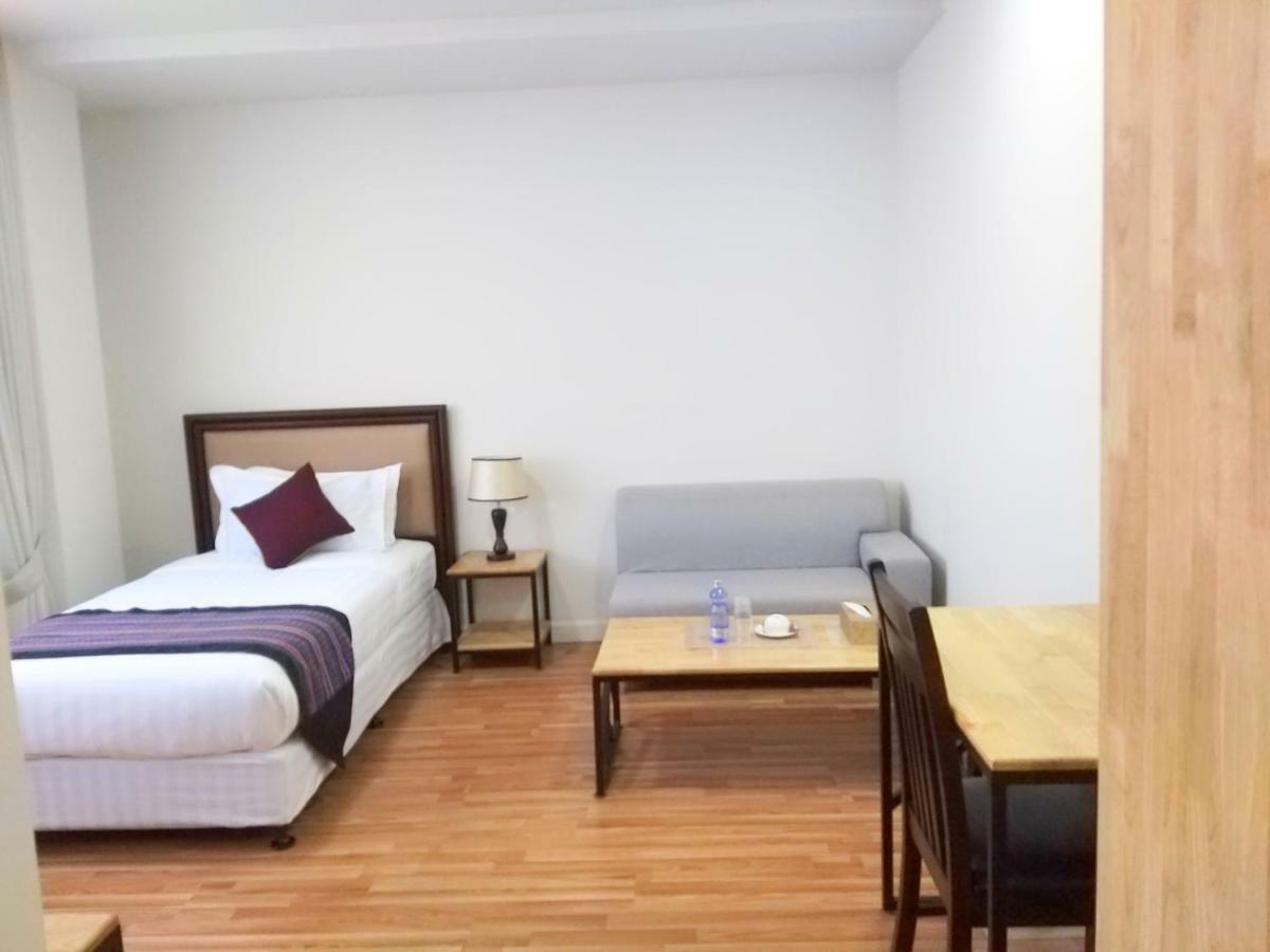 Hotel Myanandar & 3*